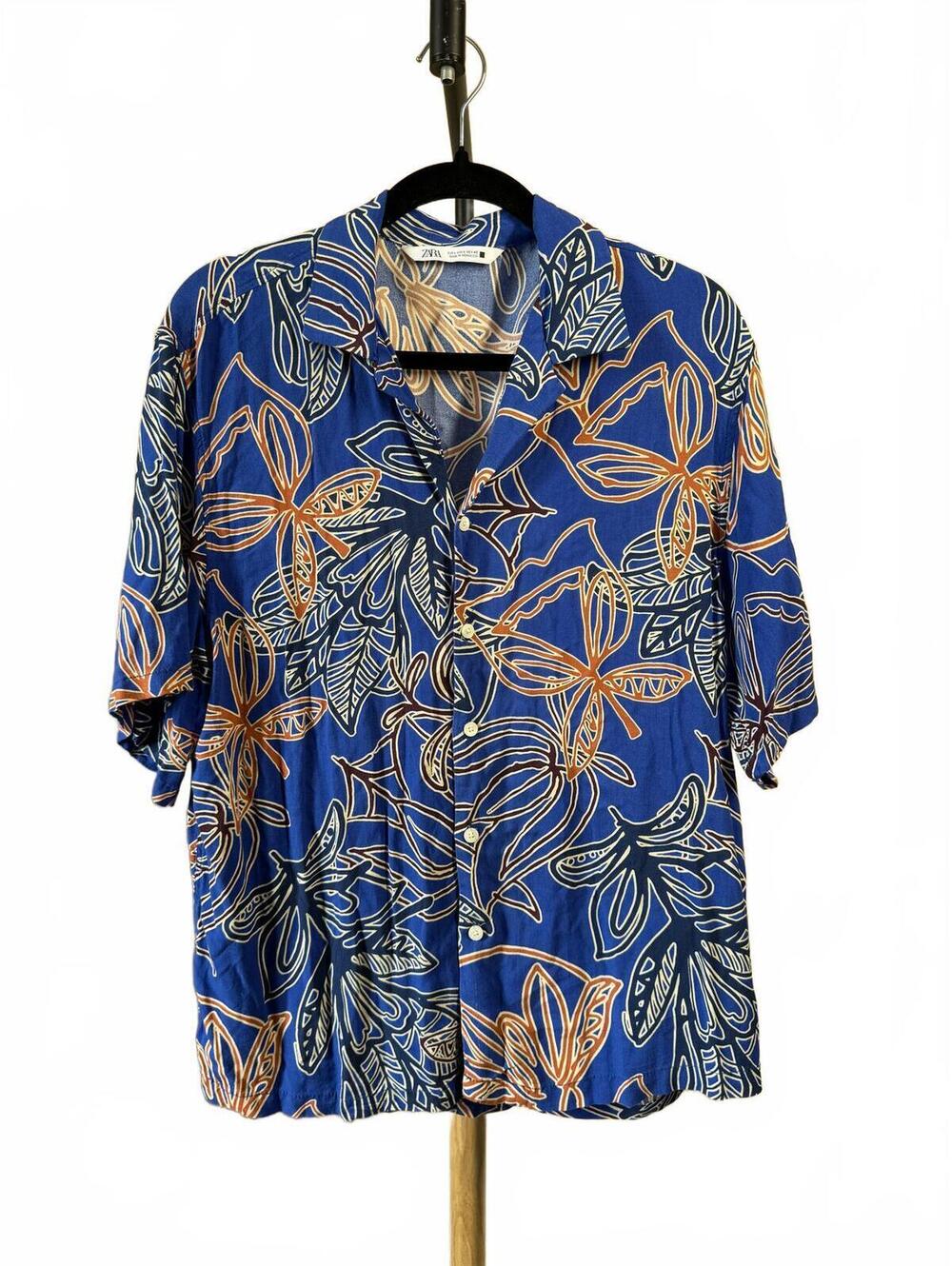Zara Blue Floral Short Sleeve Button-Up Shirt